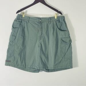 Columbia Sportswear Company Men’s Green Vintage Khaki Cargo Shorts Size 40